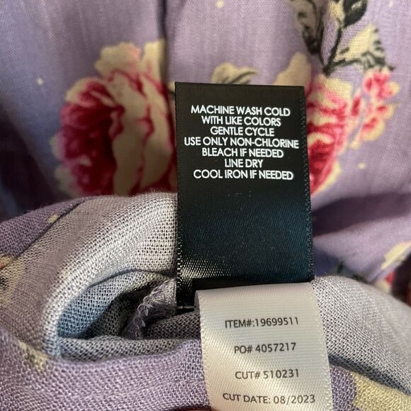 Torrid Plus Size Blouse 2X  Rayon Slub Button Front Top Purple Floral Bloomcore - Picture 8 of 12